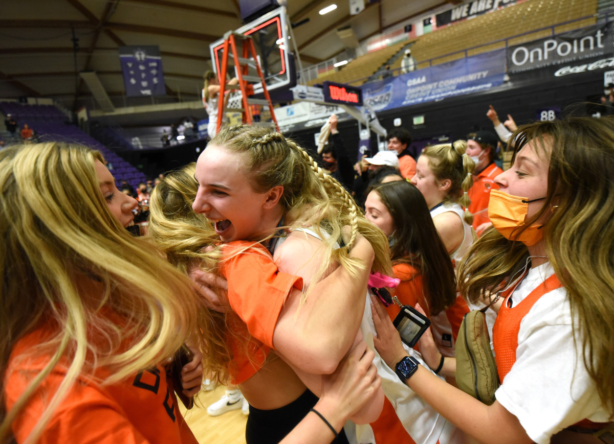 z Beaverton Barlow girls basketball Taylor Balkom 16